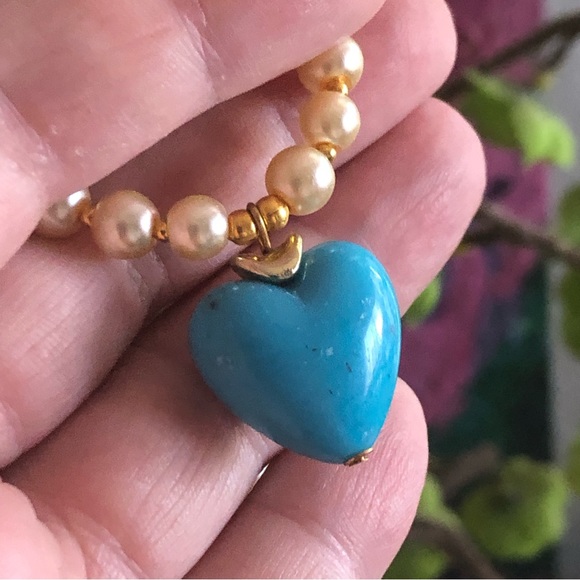 Handcrafted repurpose faux turquoise heart pendant Czech glass Pearl necklace - Picture 8 of 11